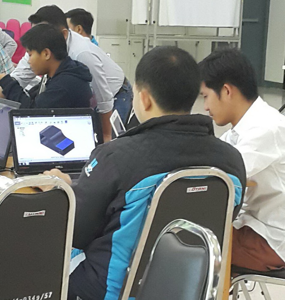 โครงการสร้างนักออกแบบวิศวกรรมด้วย Autodesk Fusion 360 รุ่น 1