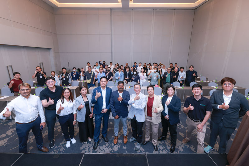 ทาง บริษัท ซินเนอร์จี้ซอฟต์ โซลูชั่น จำกัด ในฐานะตัวแทนจำหน่ายซอฟต์แวร์ Snaptrude ในประเทศไทย ร่วมกับ Snapturde Inc. และ Tech Data Advanced Solutions (Thailand) Limited  ได้ร่วมกันจัดงานสัมมนาพร้อมเปิดตัว Snaptrude ในหัวข้อ Exclusive Launch of Snaptrude: Unleash Your Creative Vision with Snaptrude ณ S31 Sukhumit Hotel โดยทุกท่านจะได้สัมผัสประสบการณ์กับ Snaptrude ซอฟต์แวร์ออกแบบ 3D ที่ใช้งานง่ายในไม่กี่คลิก ผู้ช่วยใหม่ที่ทรงพลังสำหรับสถาปนิก เพื่อเปิดโอกาสสู่ความเป็นไปได้ใหม่ ๆ ในการออกแบบเชิง Concept Design! และการประกาศเปิดตัวราคาจำหน่ายในประเทศไทยเป็นครั้งแรก เมื่อวันที่ 5 กุมภาพันธ์ 2568 ที่ผ่านมา​